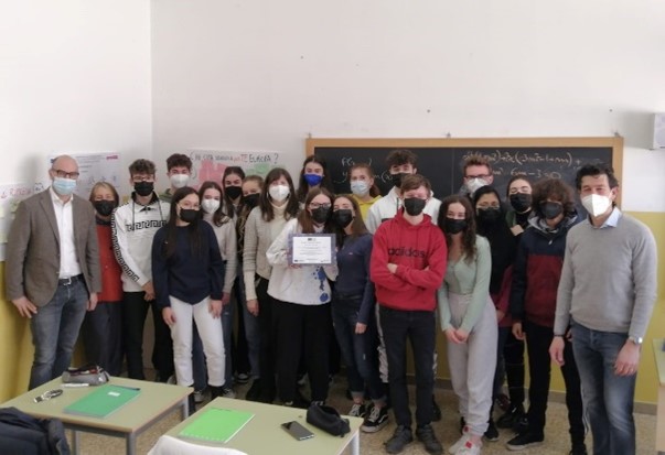 EUROPE DIRECT MONTAGNA VENETA: PERCORSO DIDATTICO PER LE SCUOLE – PREMIATA LA CLASSE 3B DEL LICEO SCIENTIFICO MARIO RIGONI STERN